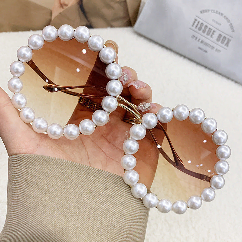 Damen große Sonnenbrille mit perlverziertem Rahmen Karnz