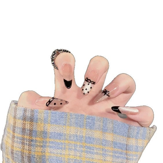 Künstlerisches Press-On Nail Kit Karnz