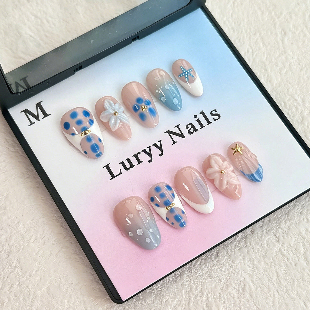Künstlerisches Press-On Nagelkunst Set mit floralen und geometrischen Designs Karnz