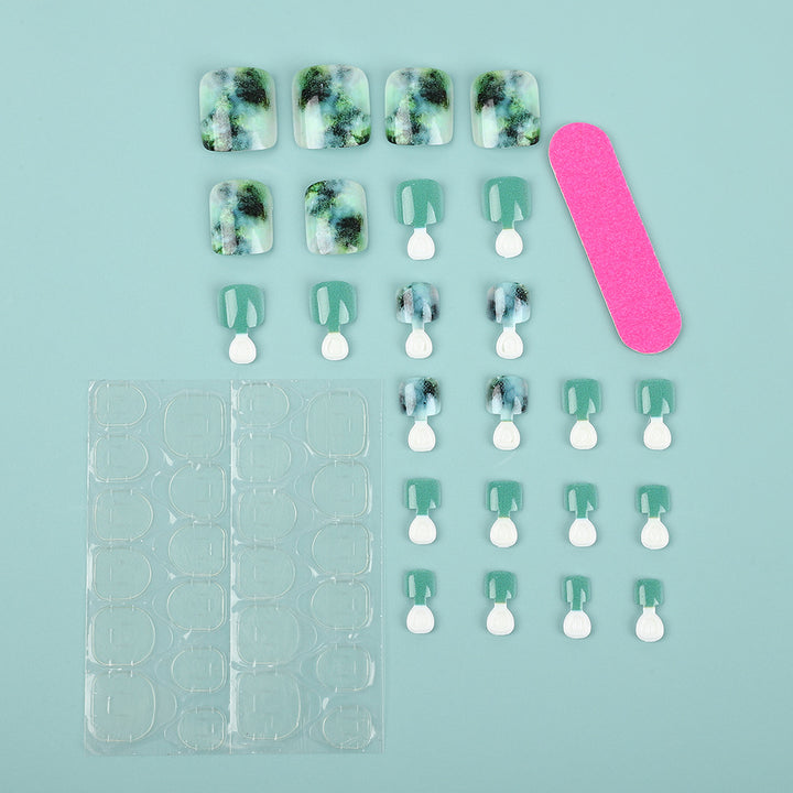 Kreatives Nagelset mit einzigartigen Mustern Karnz