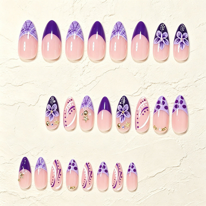 Dekorative Florale Stiletto Nagelkunst Karnz