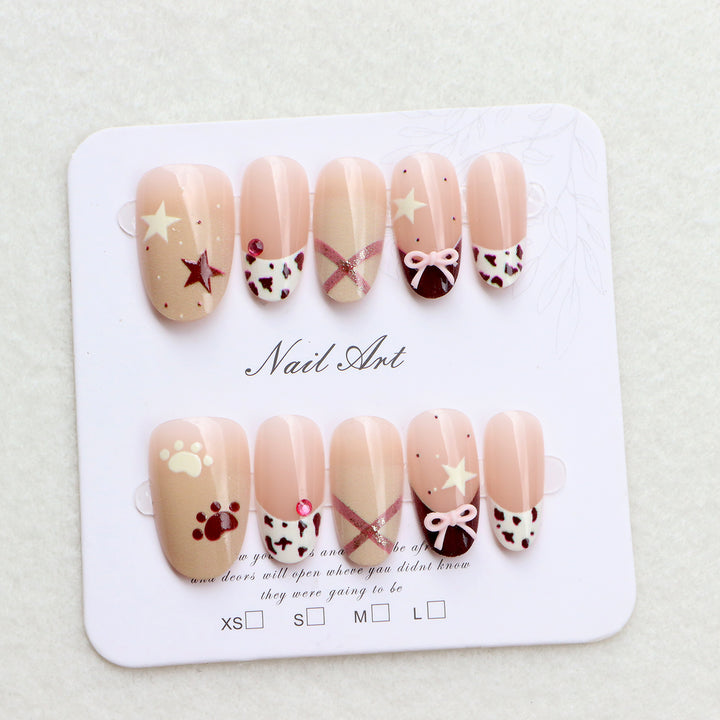 Thematische Press-On Nail Art Set mit charmanten Designs Karnz