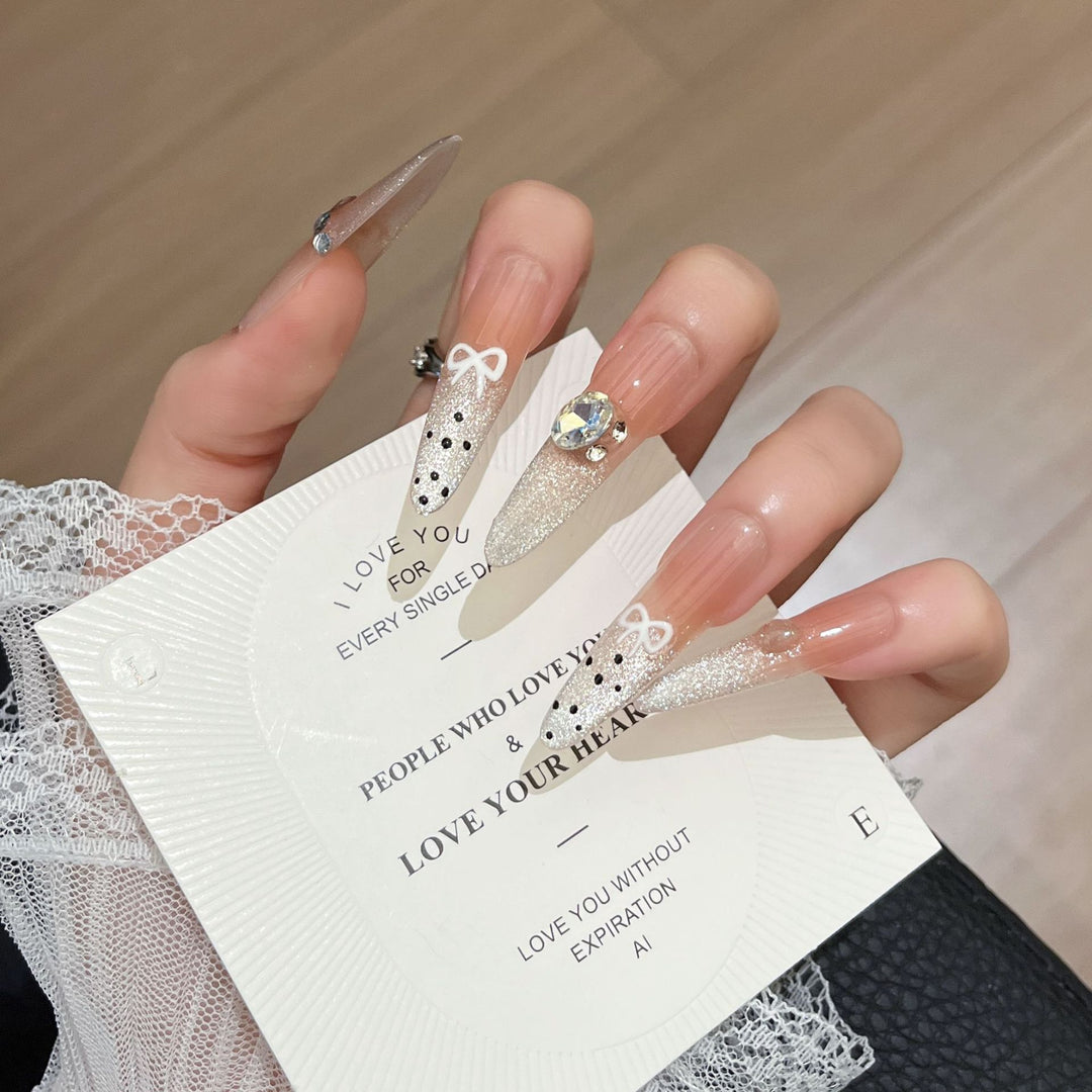 Glitzernde Dekorative Press-On Nagelkunst Karnz