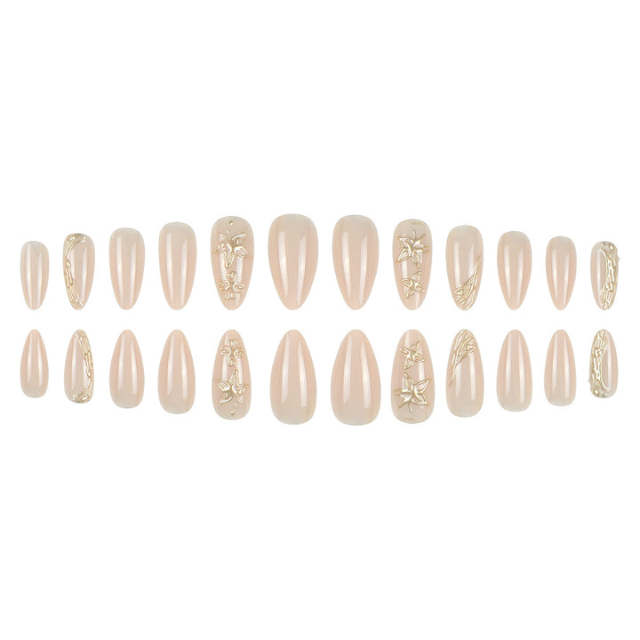 Elegante Stiletto Nagelkunst Karnz