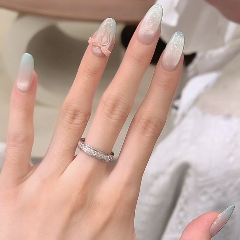 Elegantes Kunstnagelset Karnz
