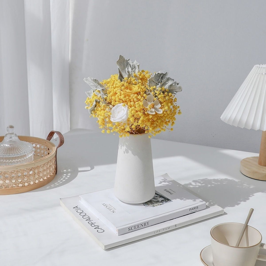 Dekorative florale Vase Anzeige
