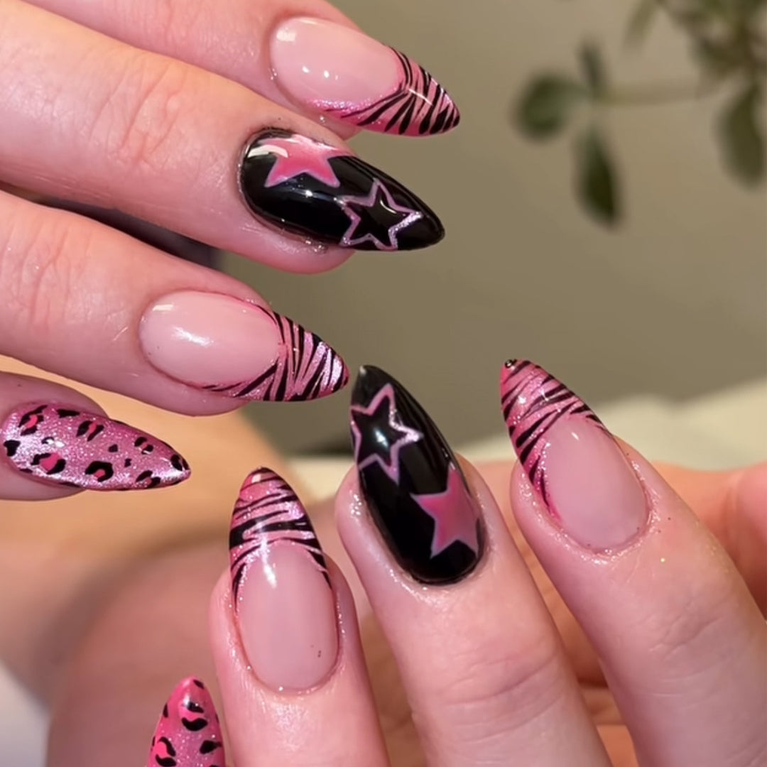Künstlerisches Stiletto Nagelkunstset mit gemustertem Design Karnz