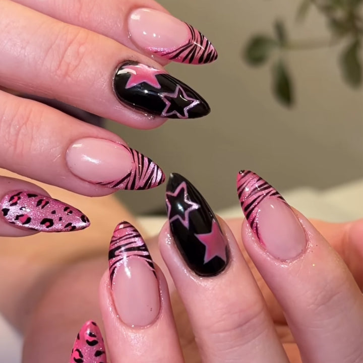 Künstlerisches Stiletto Nagelkunstset mit gemustertem Design Karnz