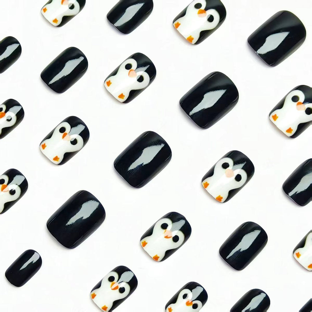 Kunstnägel Im Winterlichen Pinguin-Design Karnz