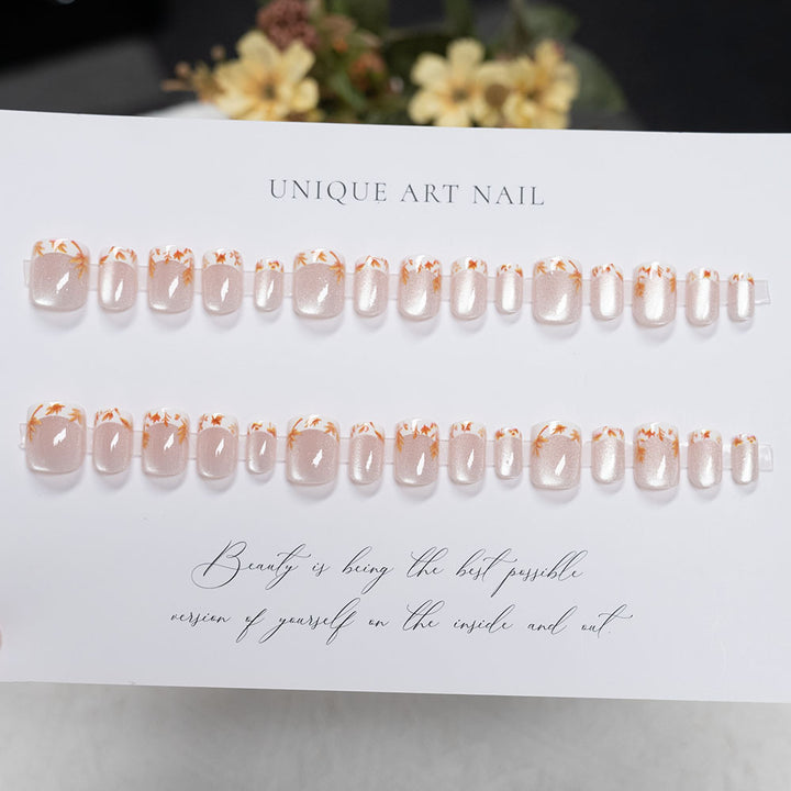 Herbst-inspirierte florale Press-On-Nagelkunst