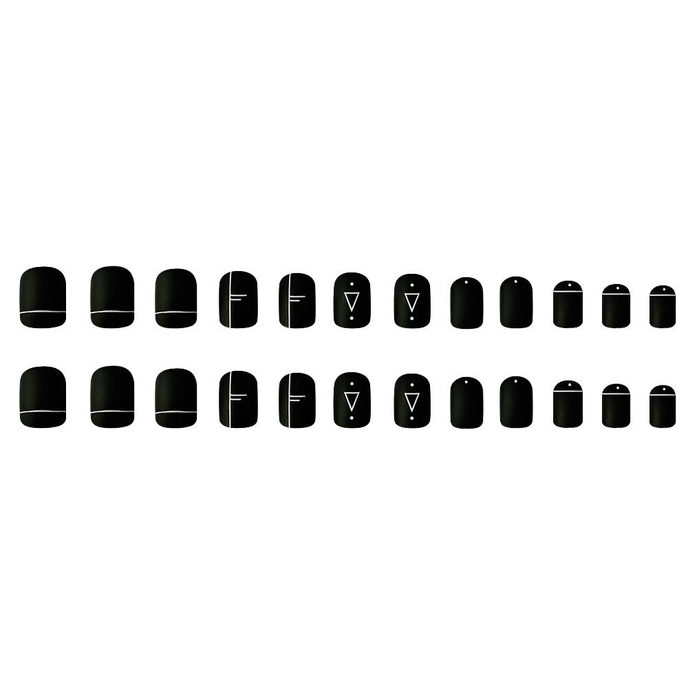 Künstlerisches geometrisches Nageldesign Karnz