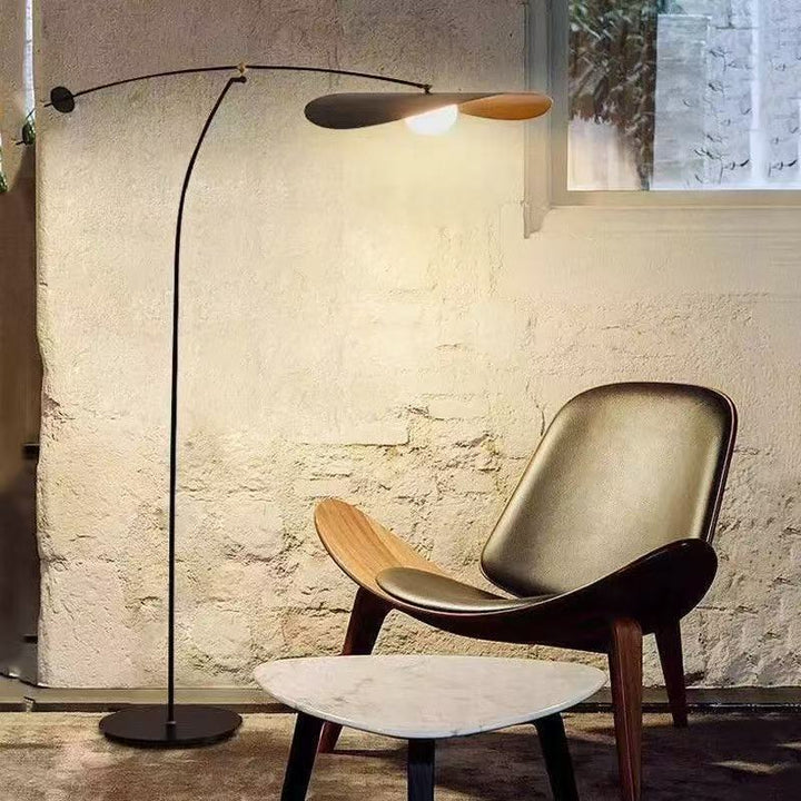 Bogene Bodenlampe