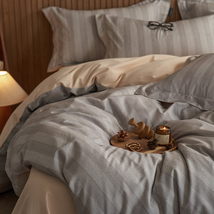 Wendbare Streifen Baumwoll-Satin Bettbezug Set mit tiefen Kissenbezügen