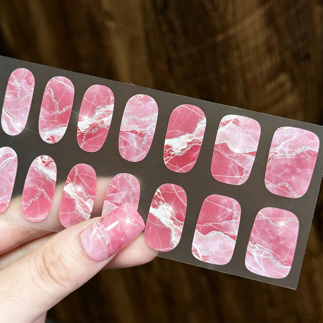 Künstlerische Aquarell-Nagelwickel