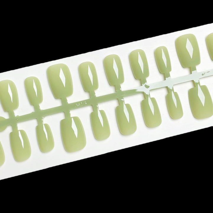 Glänzendes Press-On-Nagel-Kit