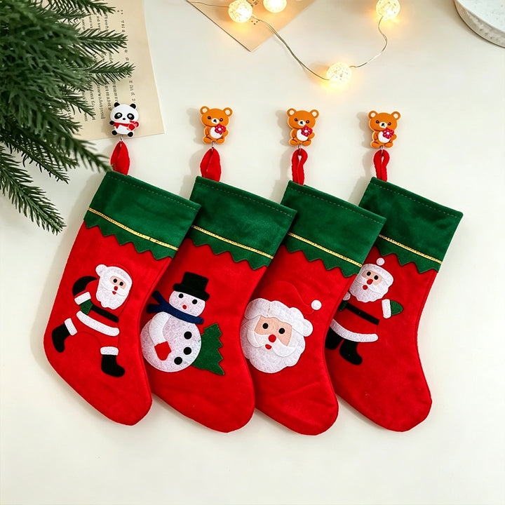 Niedlicher Weihnachtsstrumpf mit festlichen Motiven Karnz