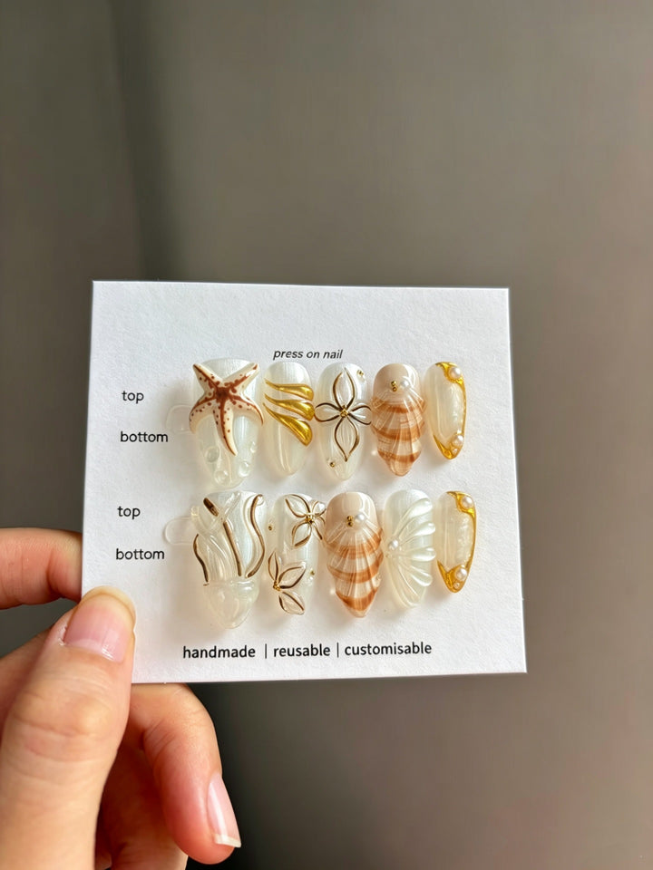 Handgemachtes Press-On Nagelkunstset mit von der Küste inspirierten Designs
