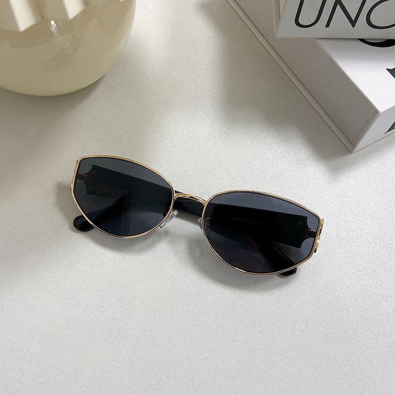 Modische Cat-Eye Sonnenbrille mit Goldenem Rahmen Karnz
