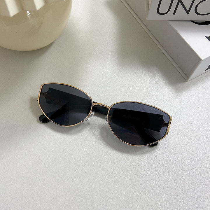 Modische Cat-Eye Sonnenbrille mit Goldenem Rahmen Karnz