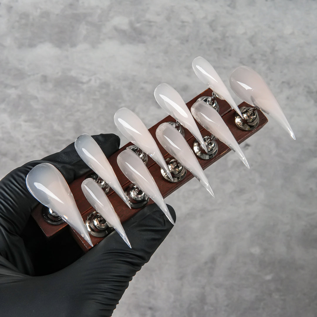 Elegante Stiletto Press-On Nagelspitzen