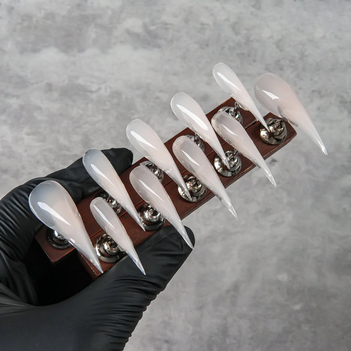 Elegante Stiletto Press-On Nagelspitzen
