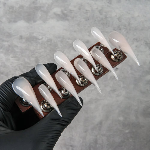 Elegante Stiletto Press-On Nagelspitzen