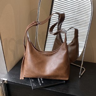 Weiche Leder Minimalistische Hobo-Tasche Karnz