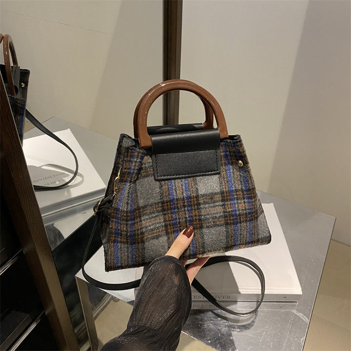 Karo Strukturierte Mini-Handtasche Karnz