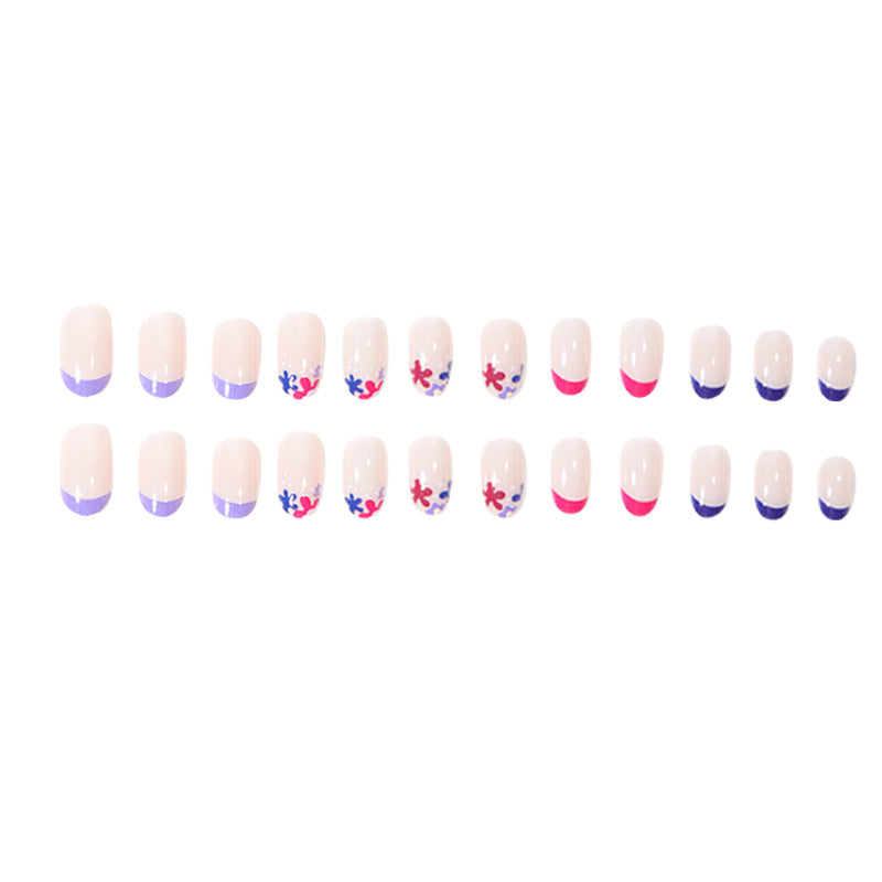 Blumengemusterte Press-On Nagelset Karnz