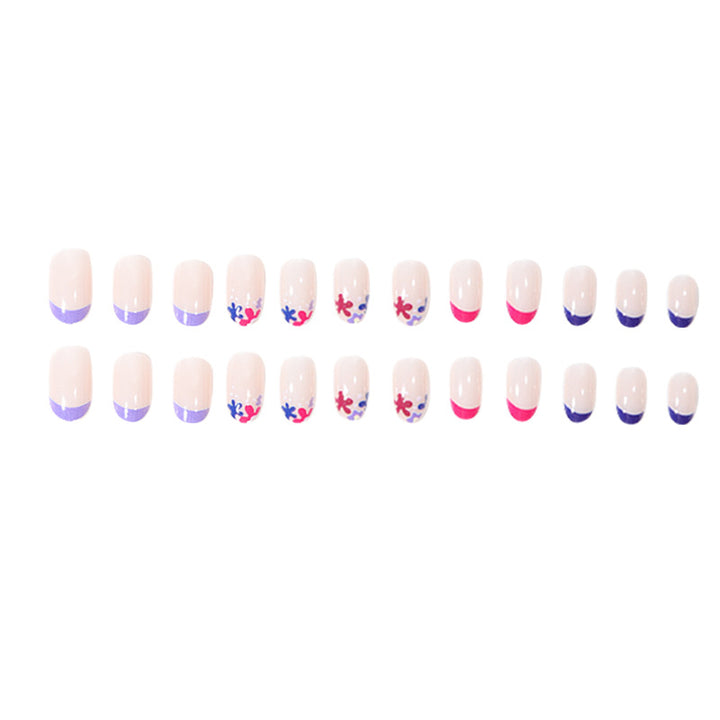 Blumengemusterte Press-On Nagelset Karnz