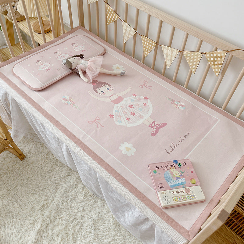 Gepolsterte Baby-Krippenauflage mit Gute‑Nacht-Print, rutschfester Unterseite und abwischbarem Bezug