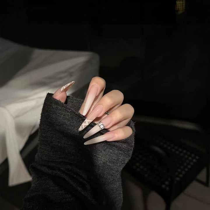 Lange Stiletto Press-On Nagelverlängerungen