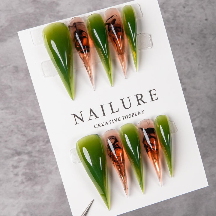 Künstlerische Stiletto Press-On-Nagelspitzen Set