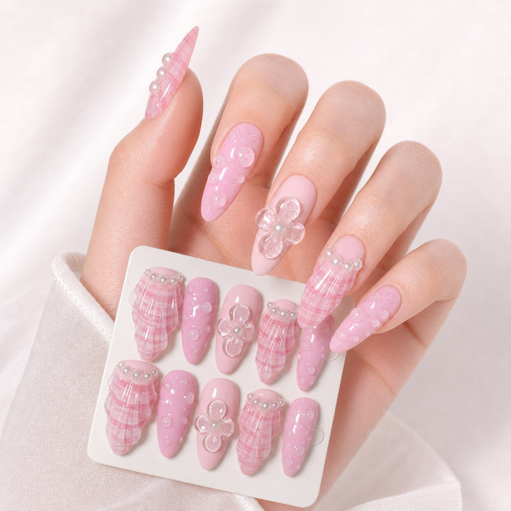Dekorative Nagelkunst Karnz