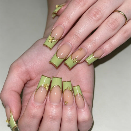 Kunstnägel mit Elegantem Floralem und Zartem Design Karnz