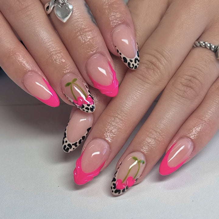 Kreatives Nail Art Design Karnz