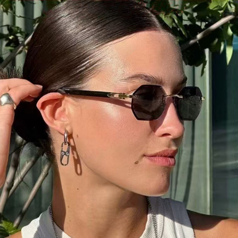 Damen elegante Korrektionsbrille mit modernem achteckigem Rahmen Karnz