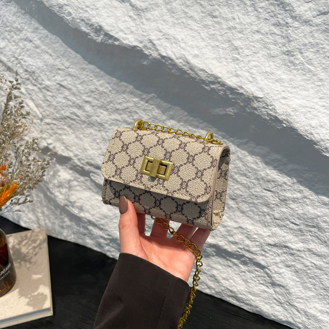 Elegante Mini-Handtasche mit Kettendetail