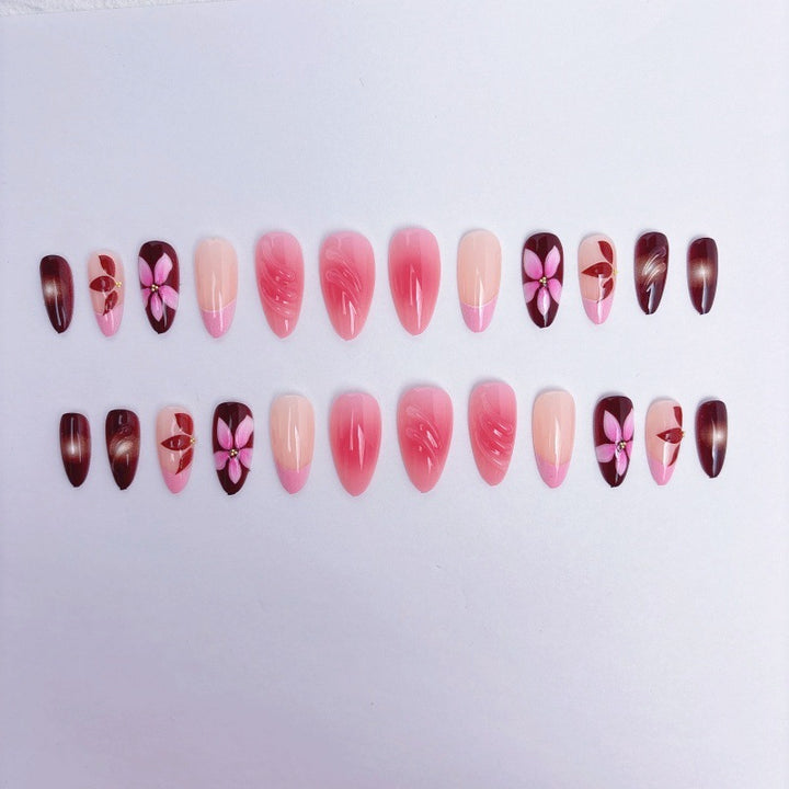 Kunstnagel Set mit dekorativem Nageldesign Karnz