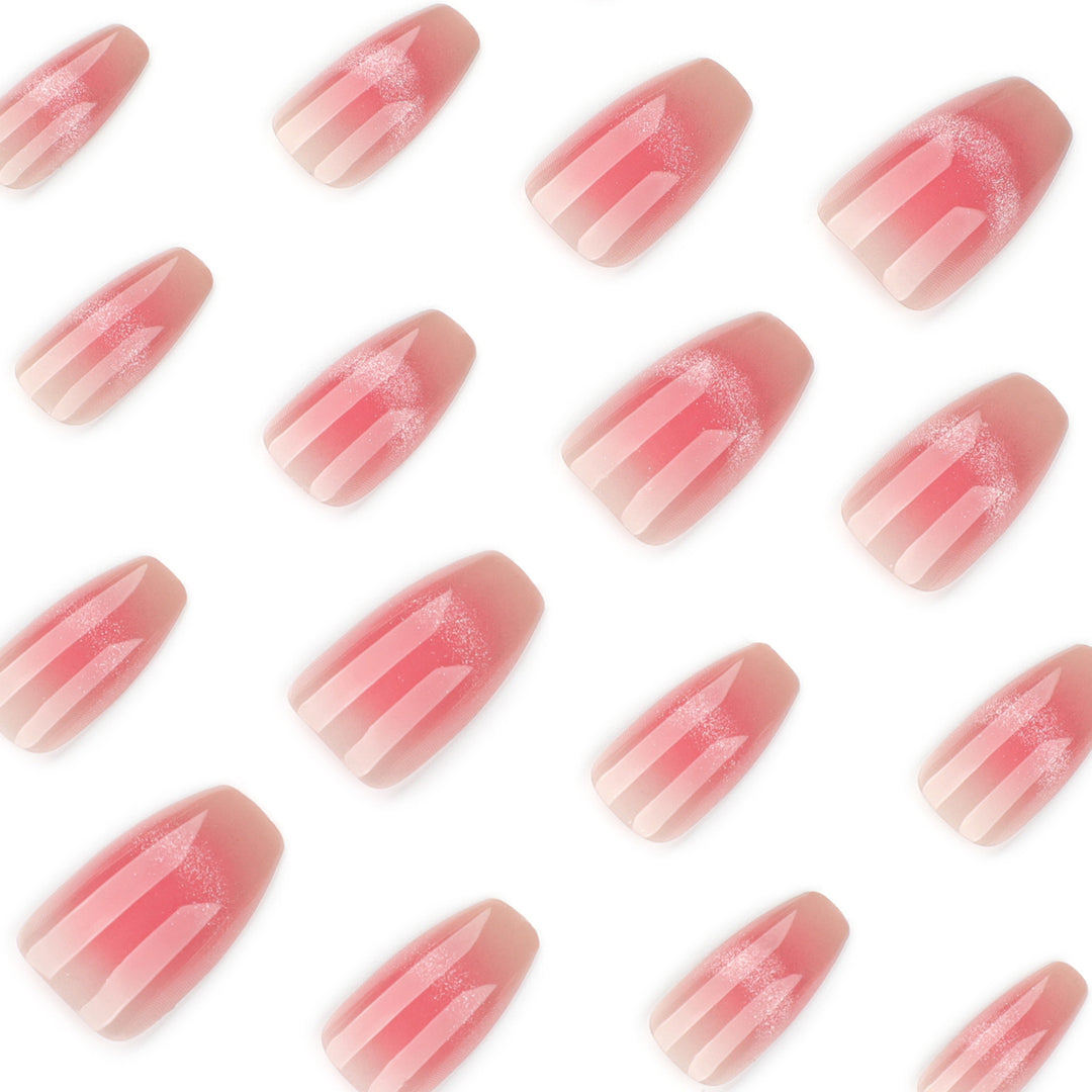 Kunstvolle French-Tip Nagelverlängerungen Karnz