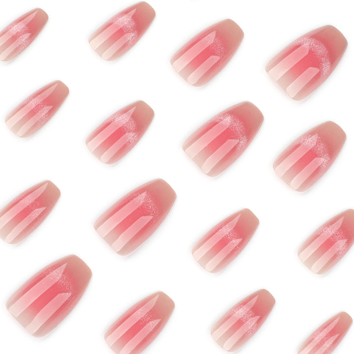 Kunstvolle French-Tip Nagelverlängerungen Karnz