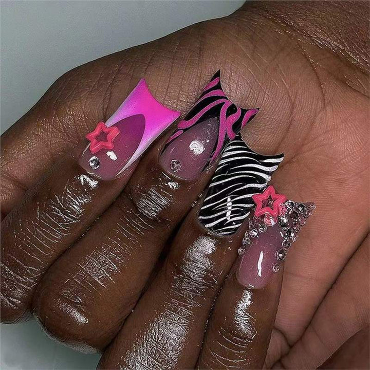 Künstlerisches Langzeit-Presse-Nageldesign Karnz