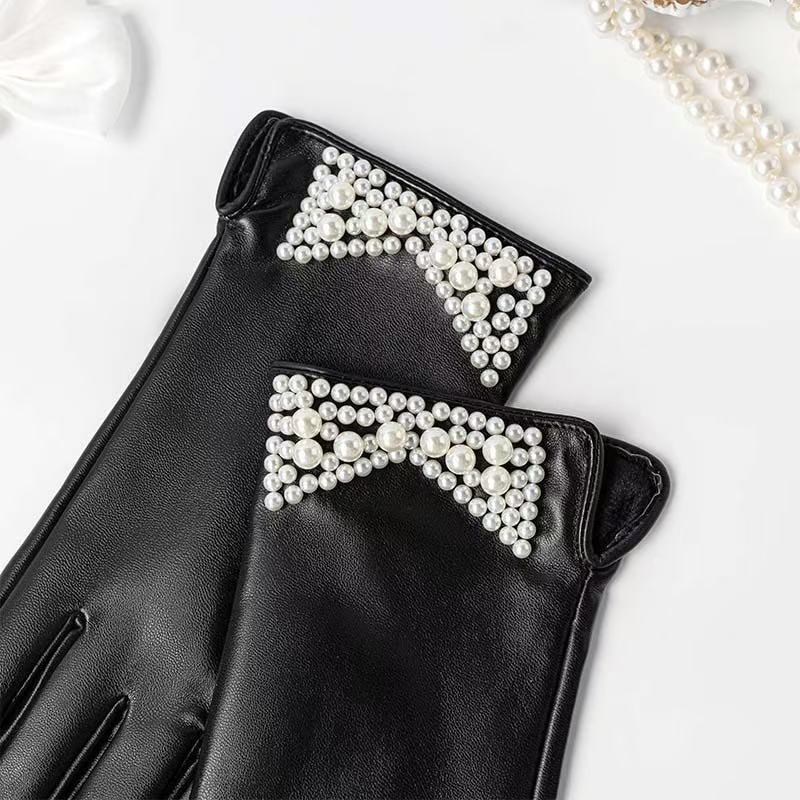 Elegante Lederhandschuhe mit Kettendetails Karnz