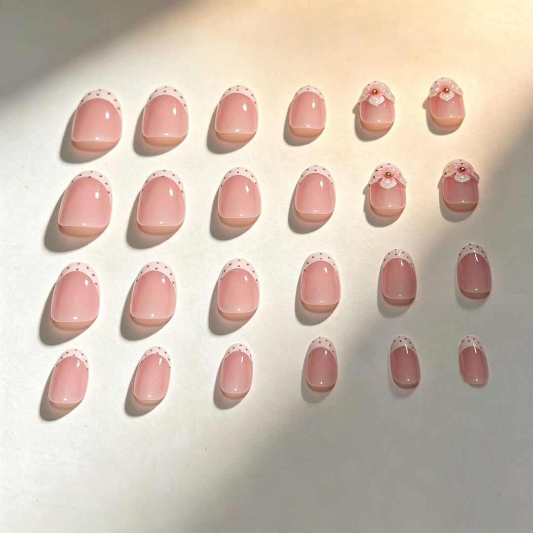 Floral Detailing Press-On Nail Art Karnz
