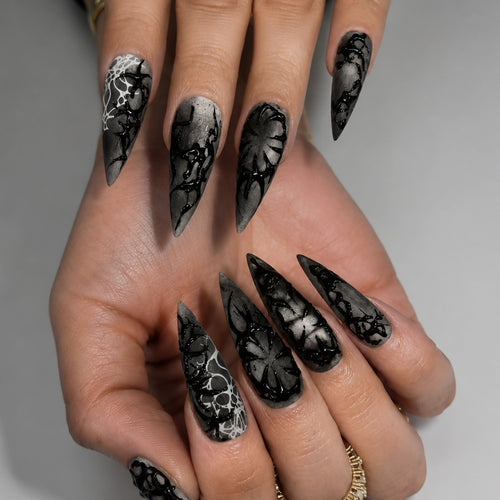 Künstlerische Acryl-Nagelspitzen Karnz