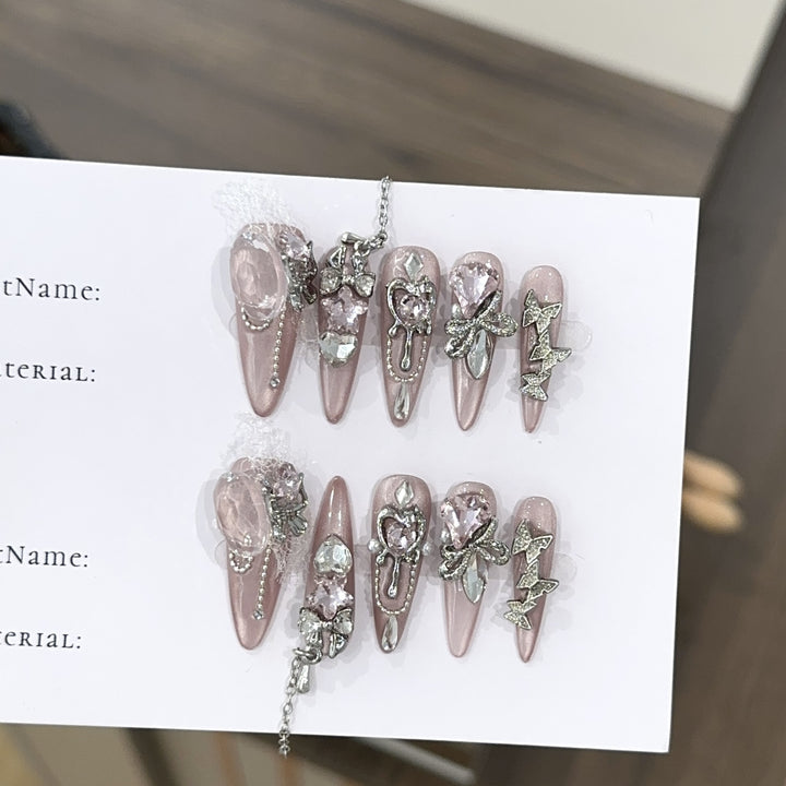 Glamouröse mit Strass verzierte Stiletto Press-On Nägel