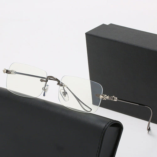 Damen modische Korrektionsbrille mit elegantem quadratischen Rahmen und verzierten Bügeln Karnz