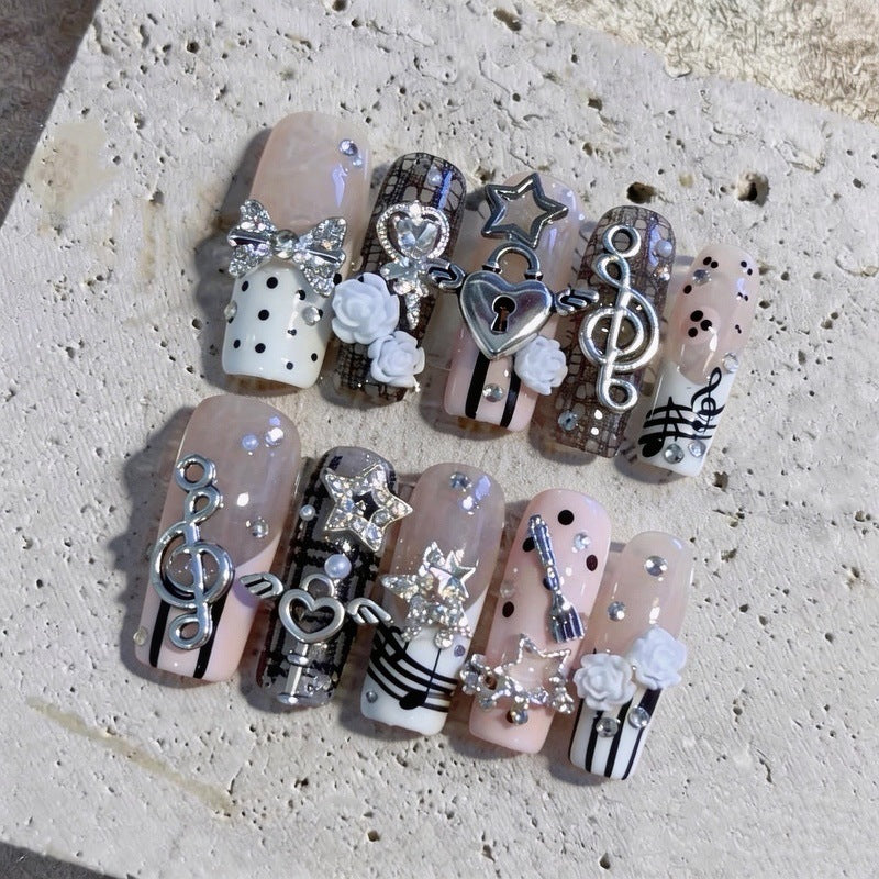 Themenbezogenes dekoratives Press-On-Nagelset