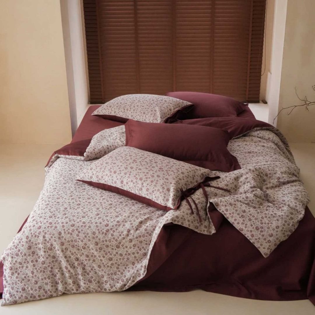 Wendbares Bettwäscheset aus Baumwollsatin mit floralem Print und Bindebändern