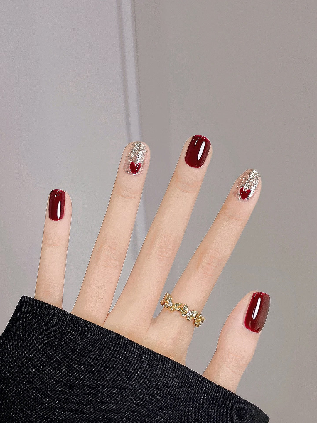 Künstlerisches Herz-Themen Press-On Nagelkunst Set